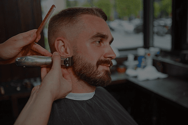 Mann bei Barber in Bern, Bolligen