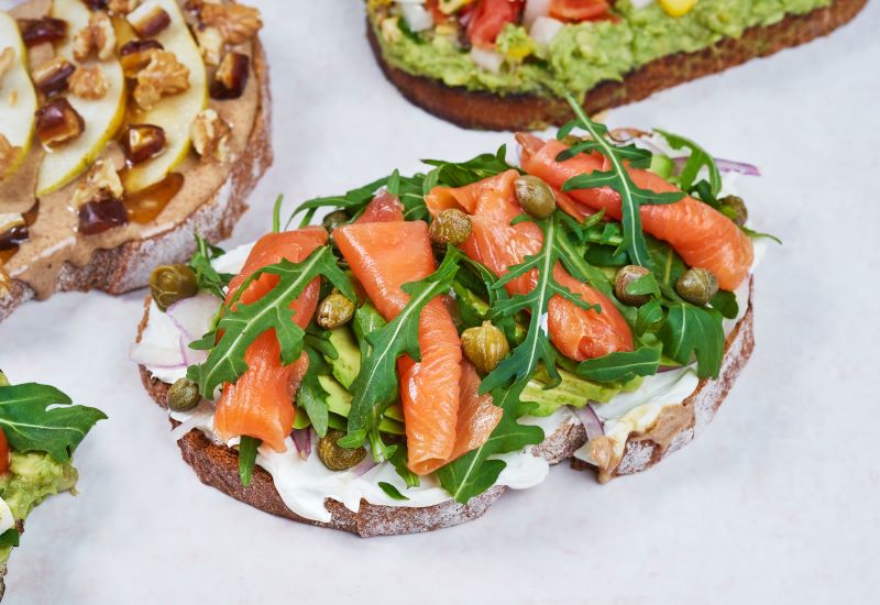 Bruschetta salmone e rucola