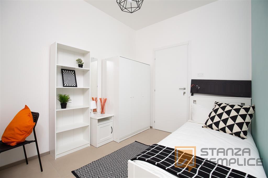 Single 11 sqm room in Via GIOIA, Rimini – €400 all-inclusive, zero deposit
