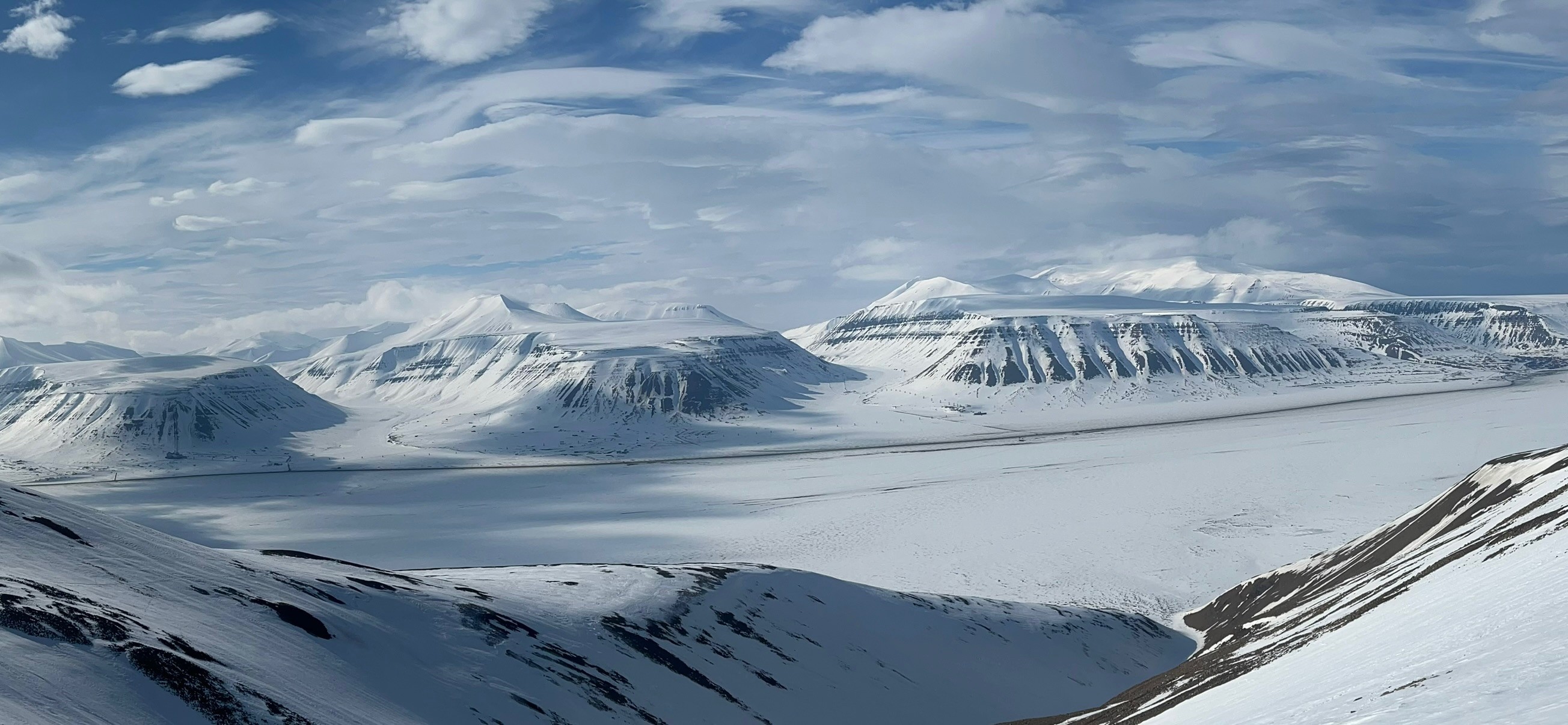 Mountain landscape illustrating perspective, scale and long-term direction.
