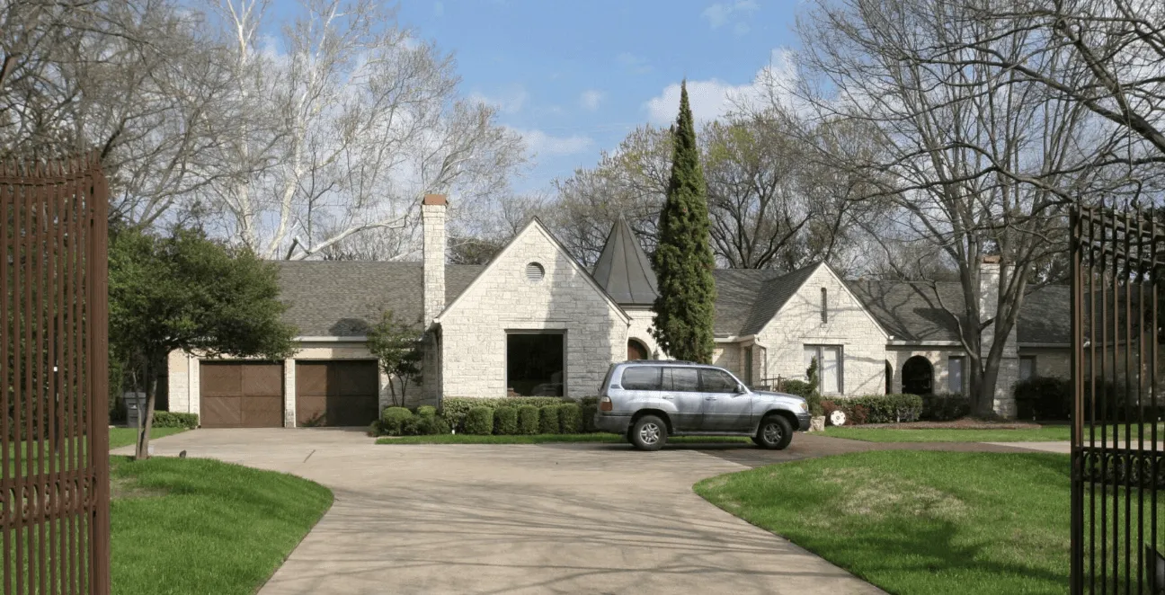 residential Dallas Asphalt roofing services by Arrington Roofing 