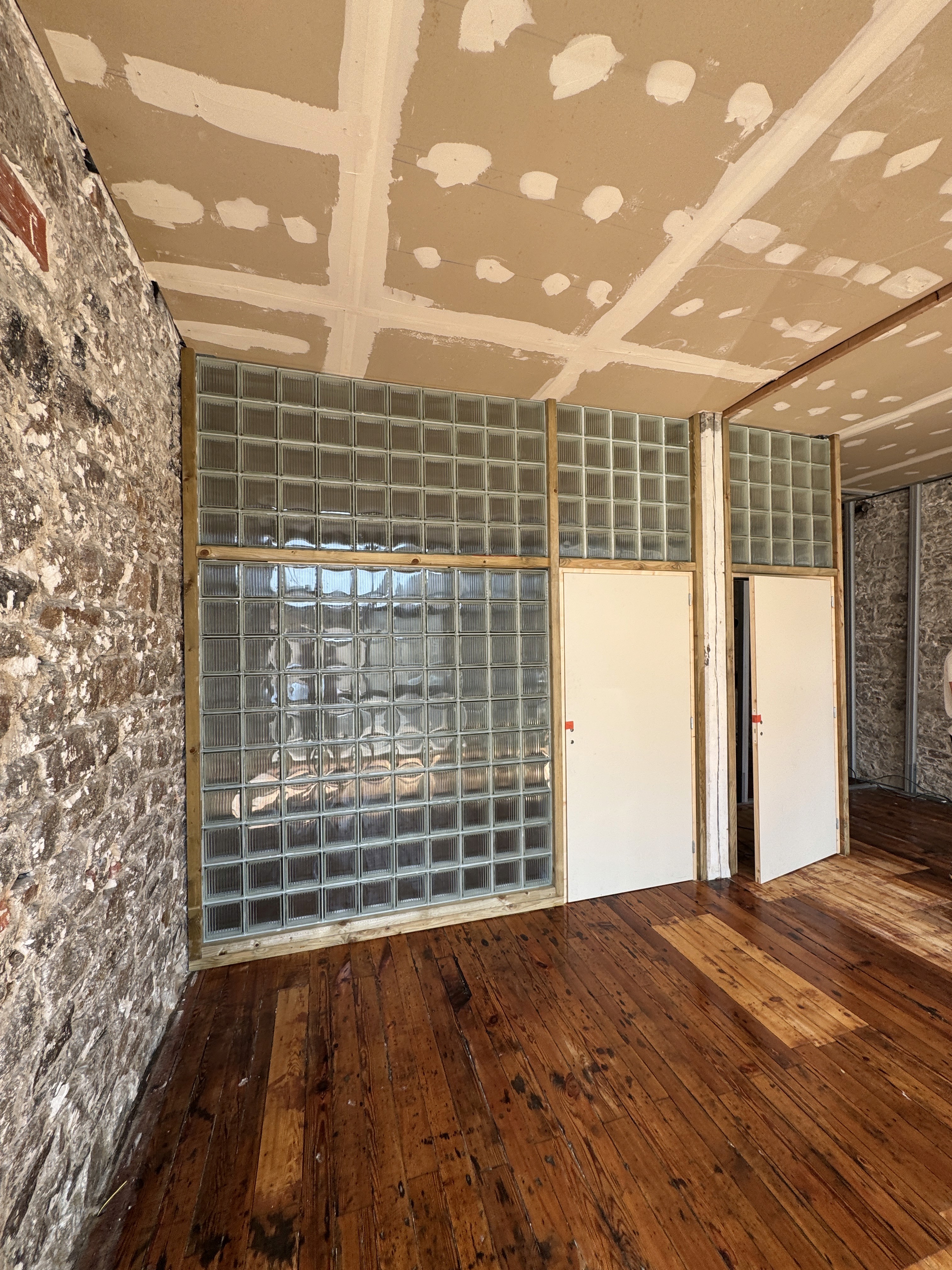 Montage de meubles, installation de cuisine et pose de carreaux de verre – service Propre et Net Rennes