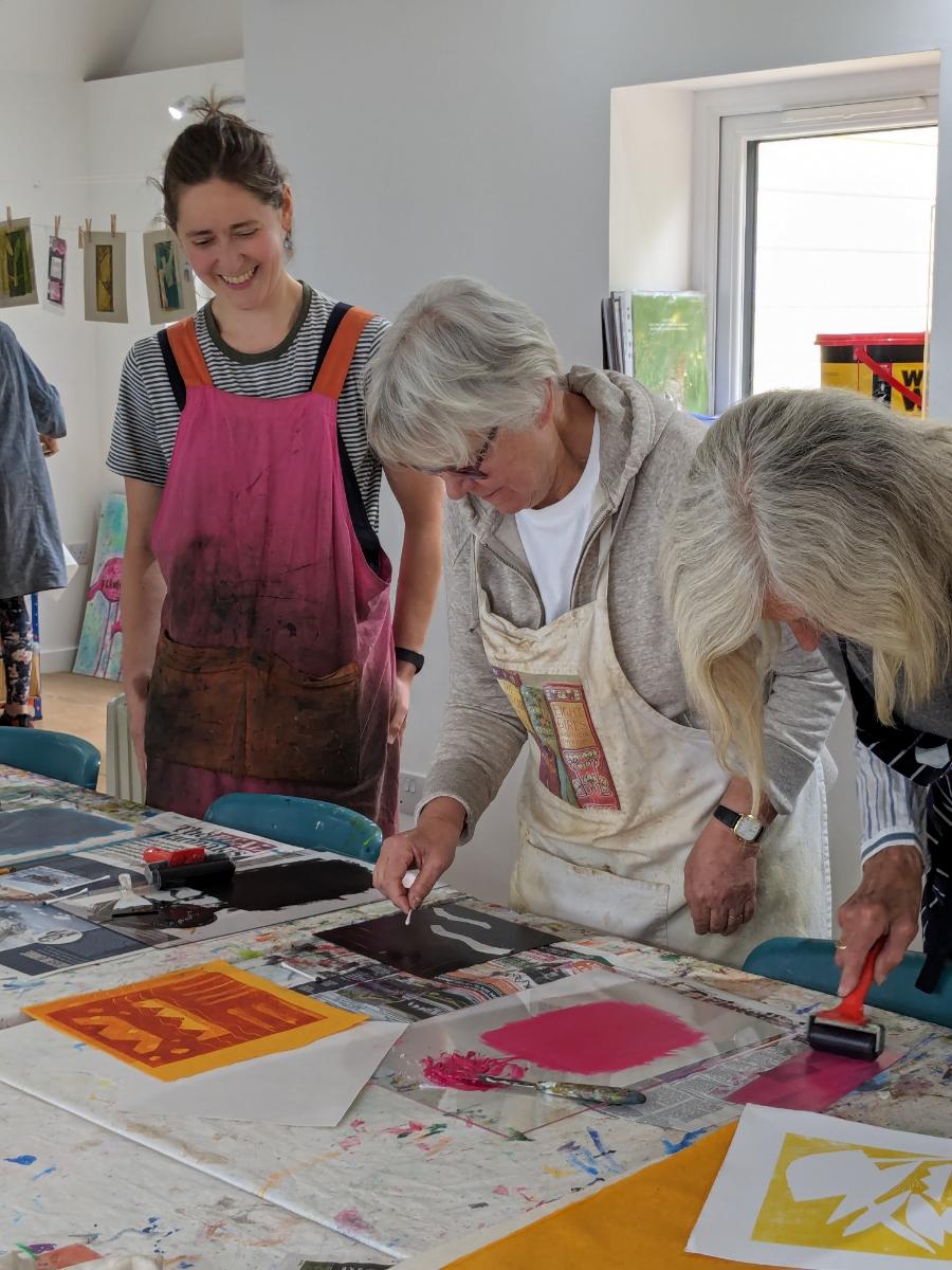 Lisa Jayne Art studio class