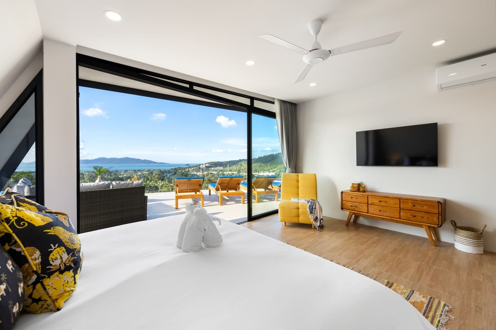 5-Bed Sea Villa in Bophut, Koh Samui – photo 17 of 20 (SPP321)