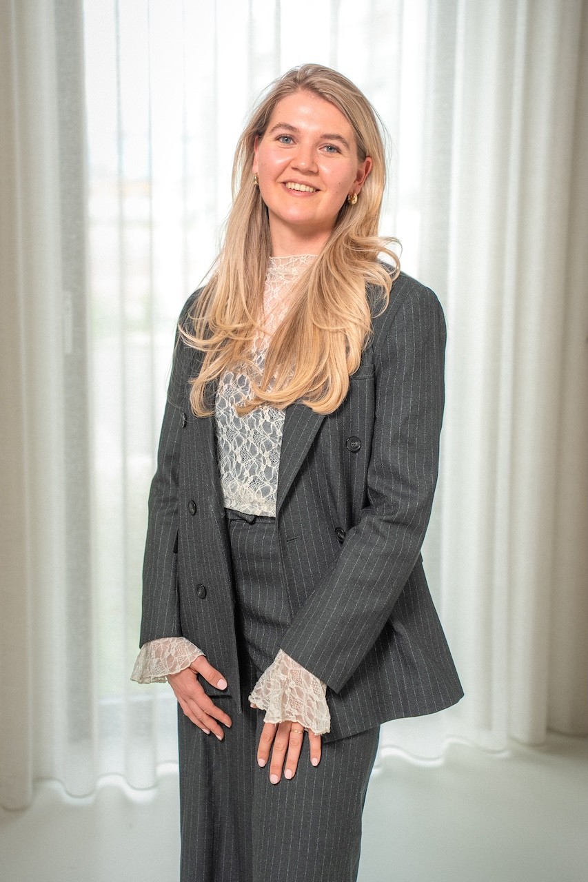 Anna van Dijke - First