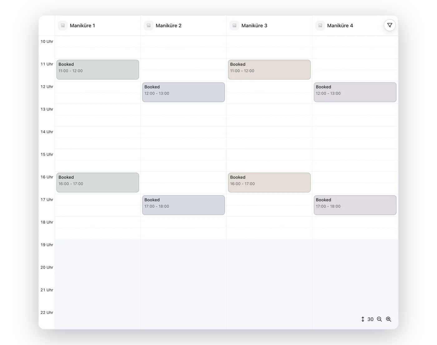 Echter anny Kalender mit vier Maniküreplätzen des fiktiven Studios Rosenholz am 17. Oktober 2026