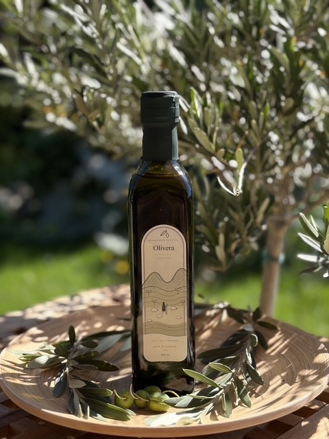 Olivera Country Farmer olive oil bottle