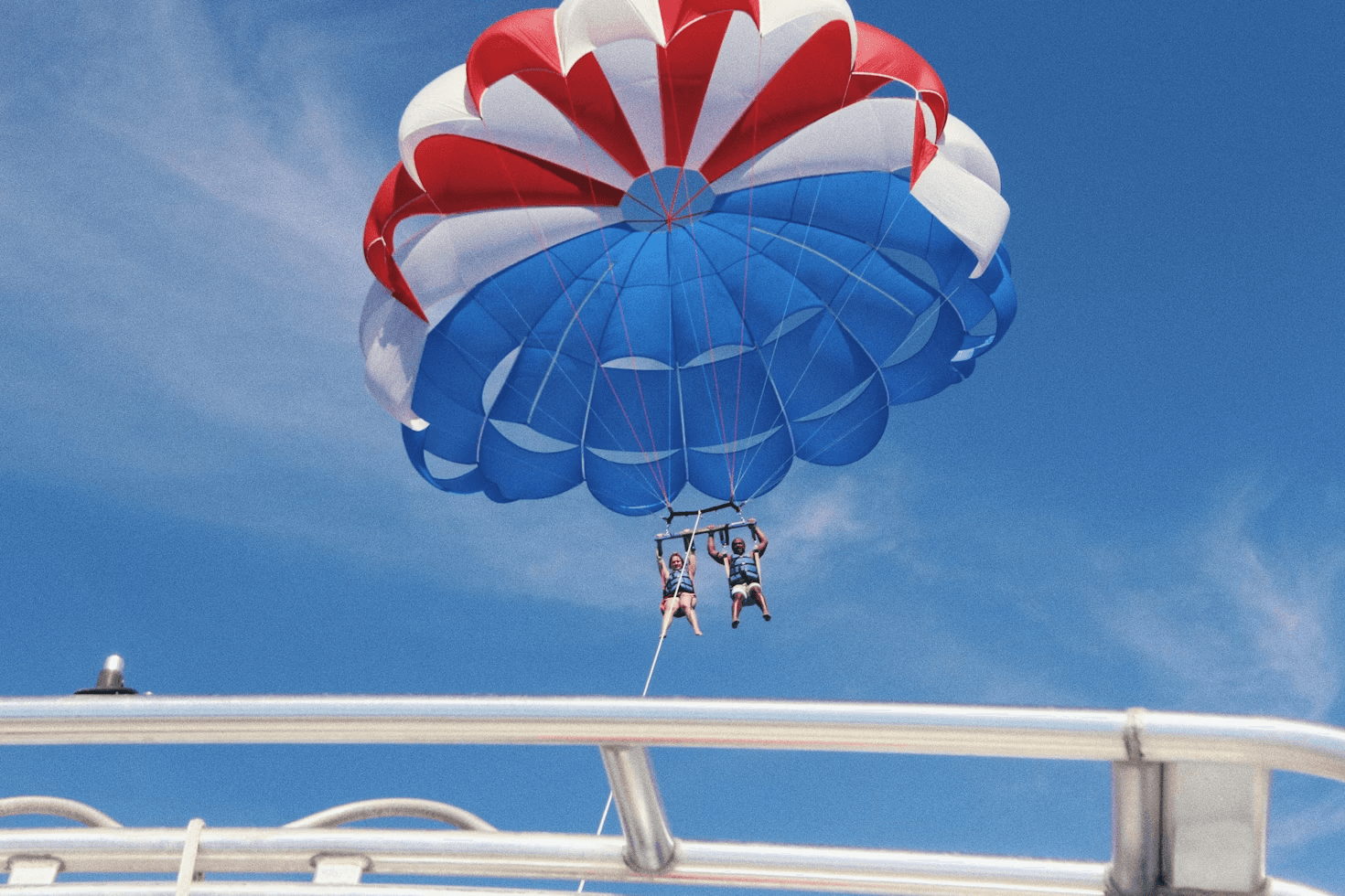 Parasailing in Tehri