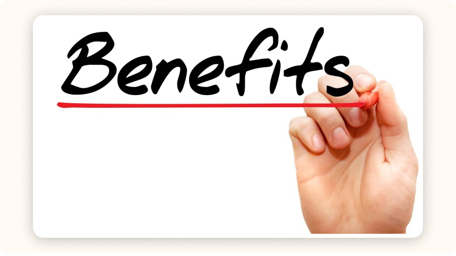 Hand drawing the word “Benefits”