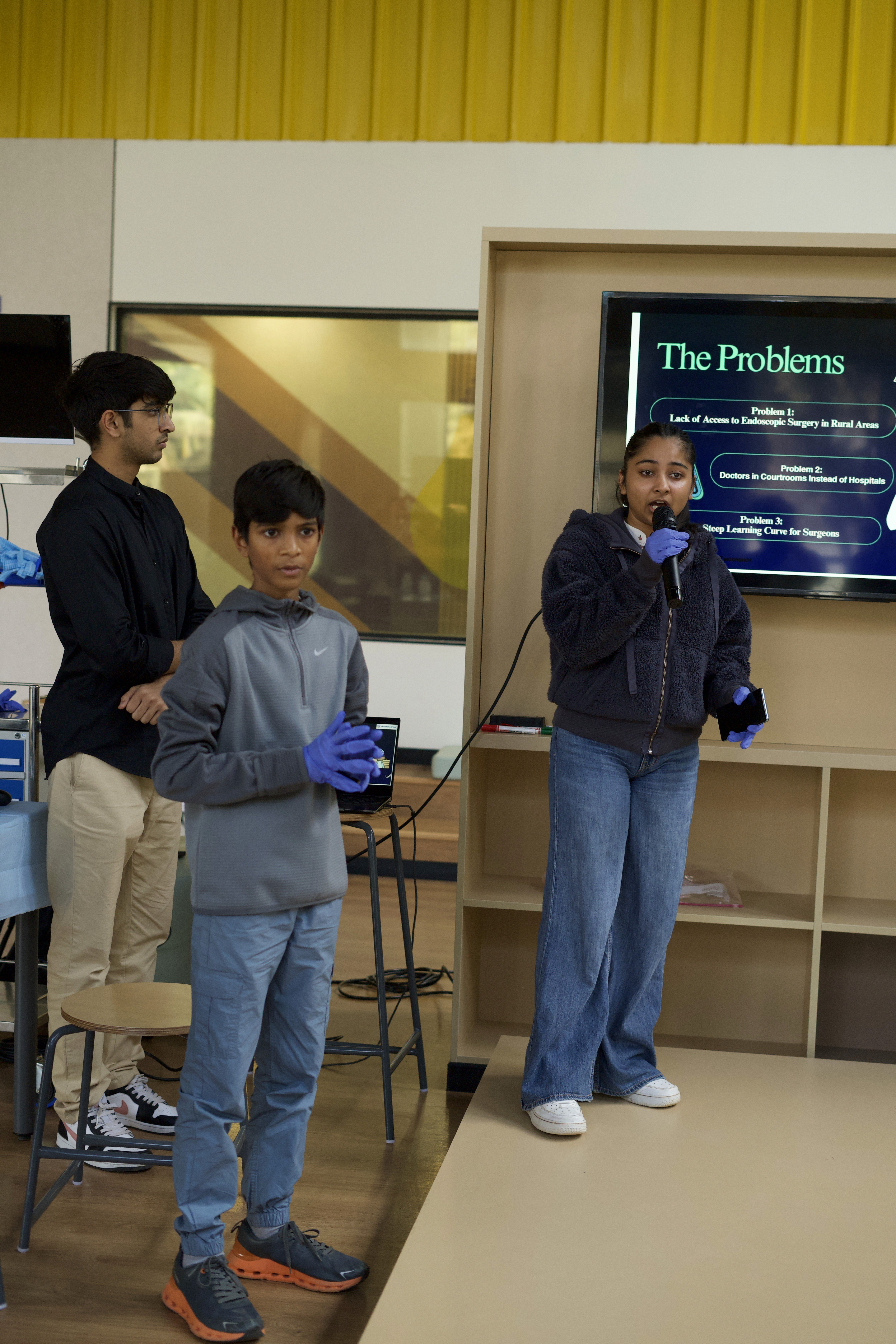 IB MYP students presenting AI model