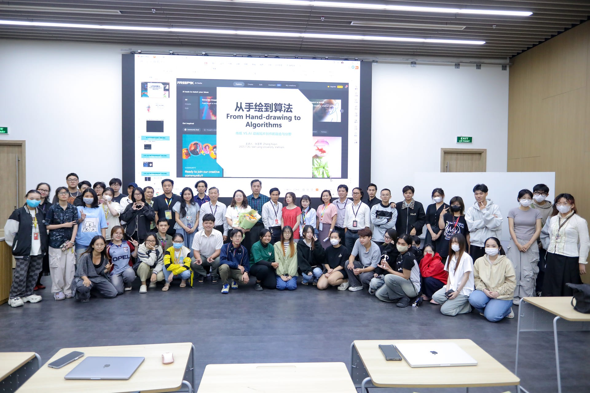sinh-vien-van-lang-thuc-hanh-su-dung-cong-cu-ai-trong-sang-tao-hoat-hinh-a.jpg