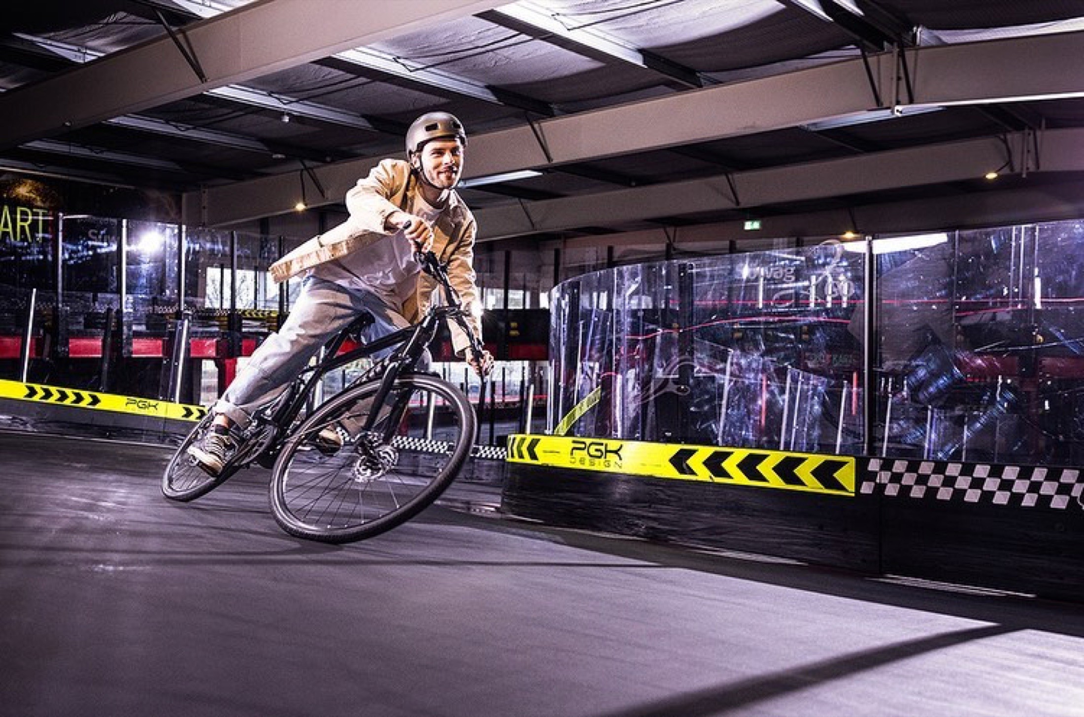 Tobi Deckert – Commercial Model – Diamantrad (Bike Commercial)