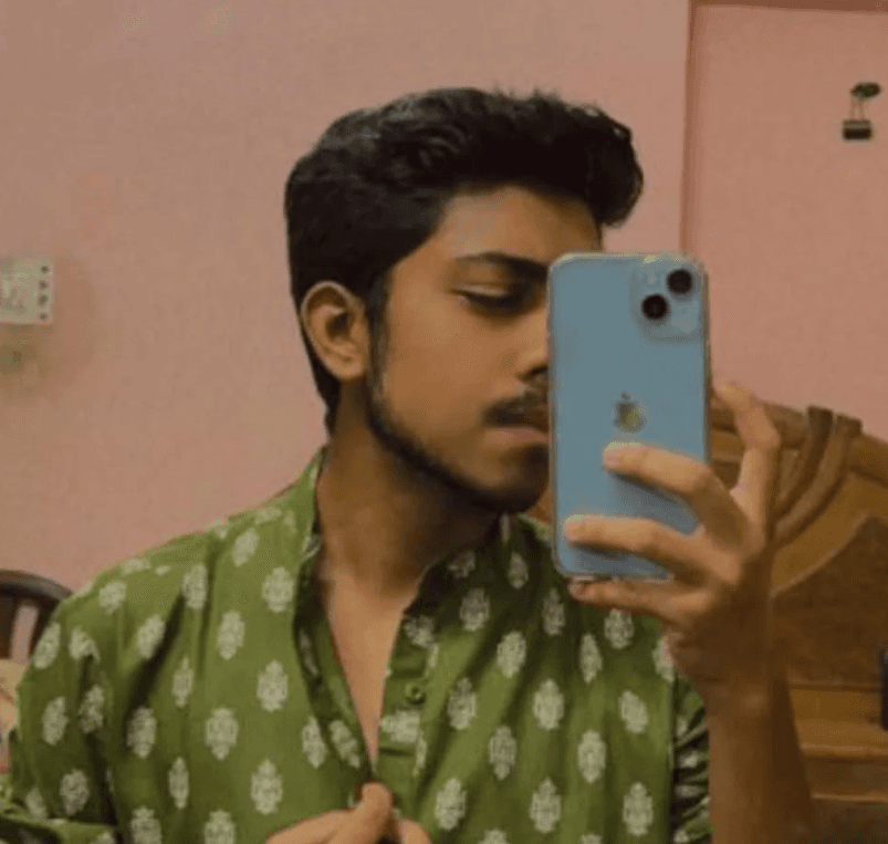 Portrait of Daniel Hayes, founder of EarlyBird.