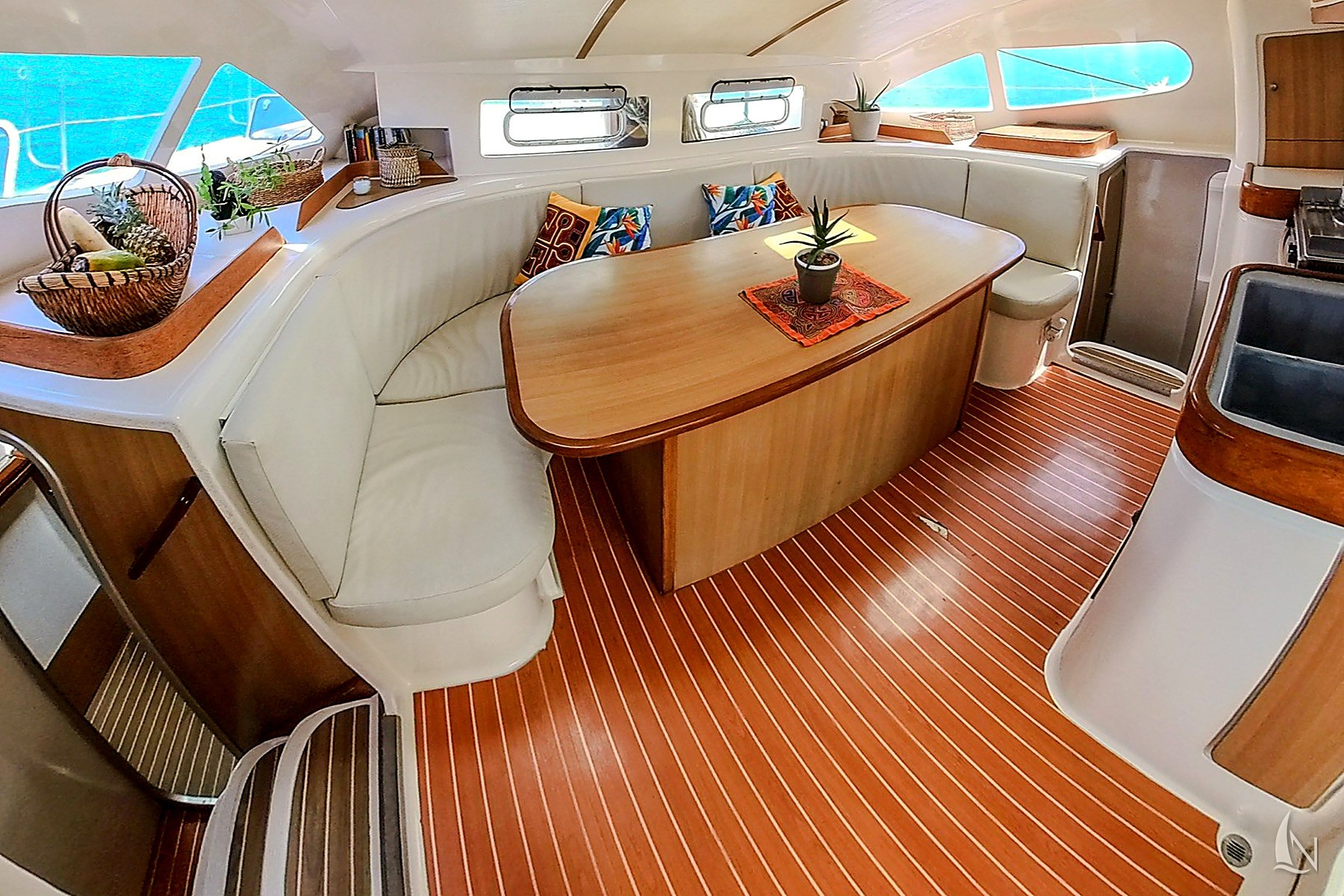Nautitech 395 — crewed charter in San Blas, Panama