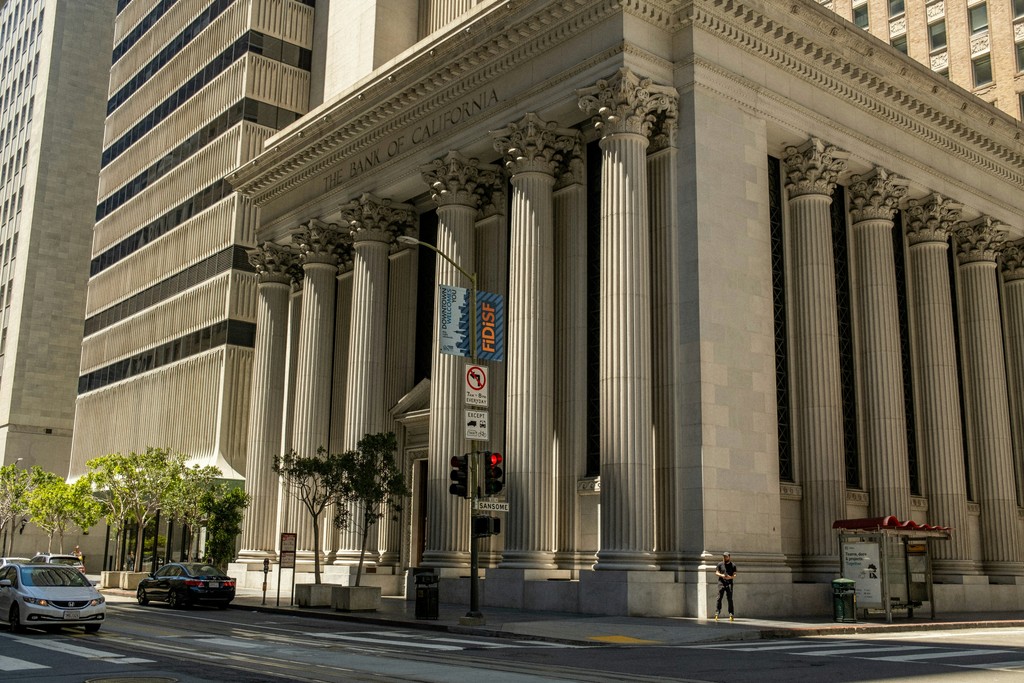 World Liberty Financial Applies For Bank License. Photo By Megan O'Hanlon On Unsplash.