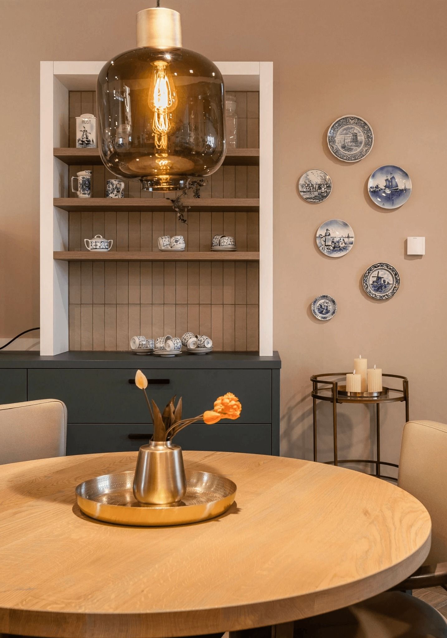 koffiehoek woonkeuken ouderenzorg met delfs blauw