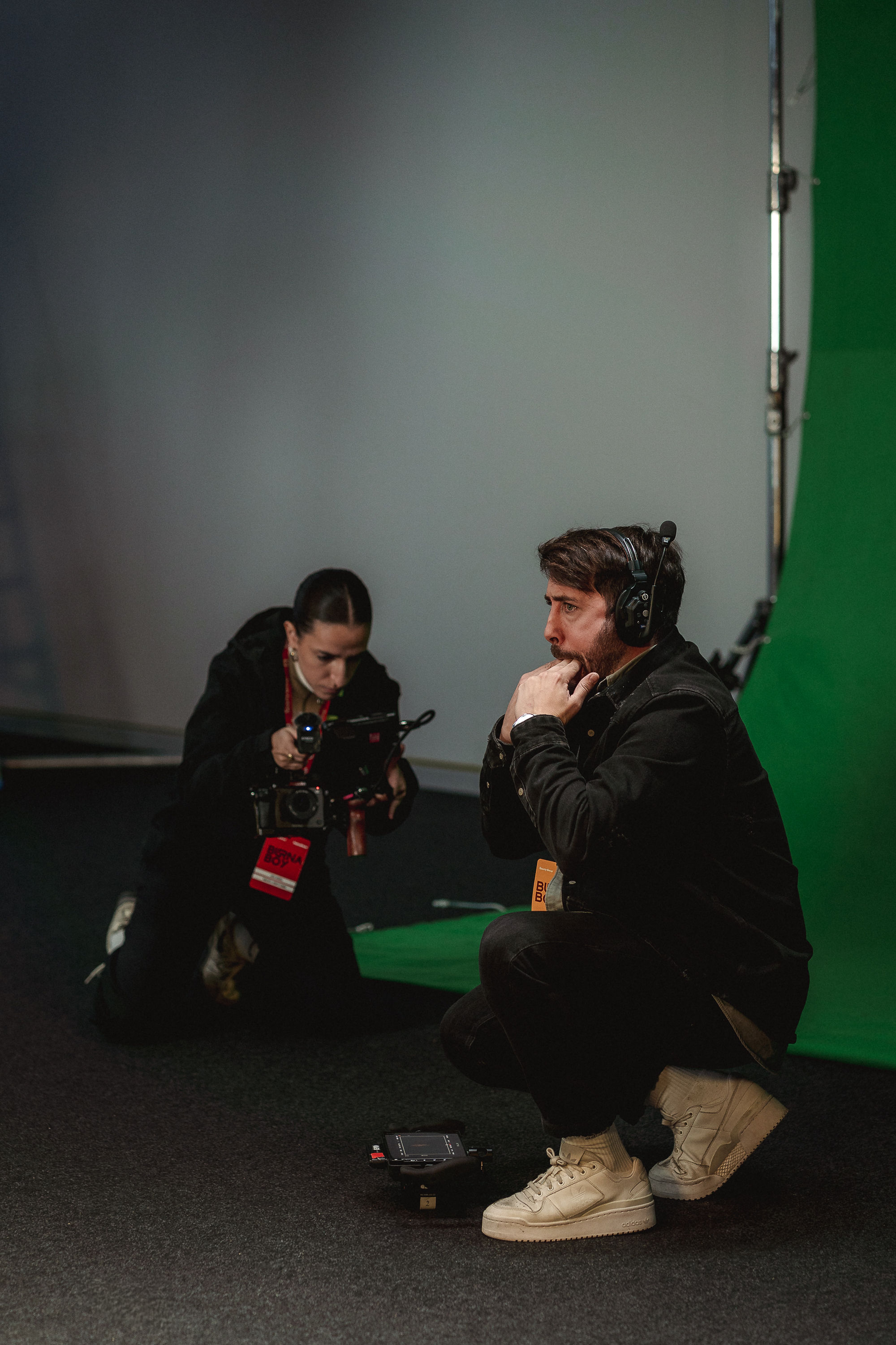 black round plate with food