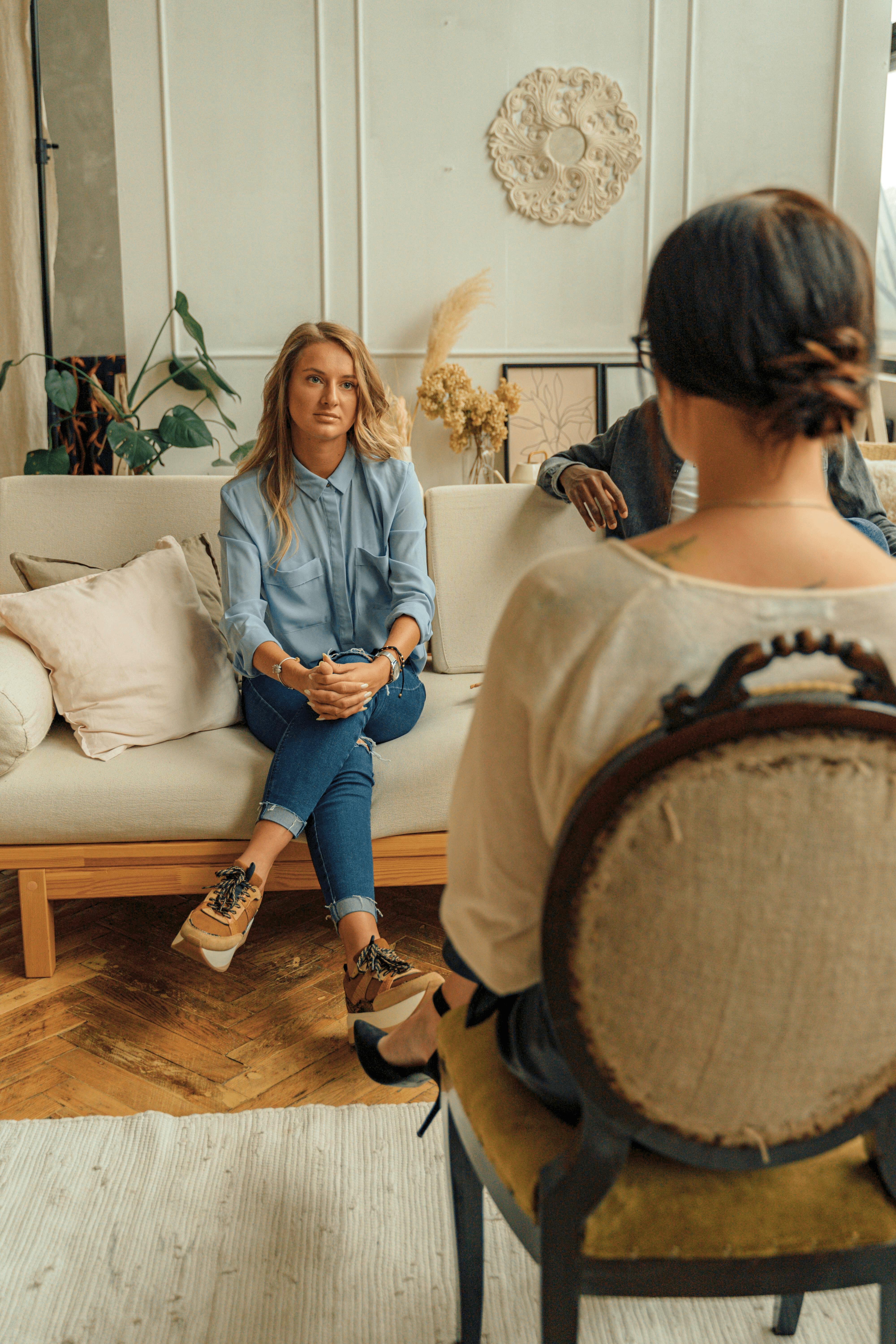 Image of client and therapist