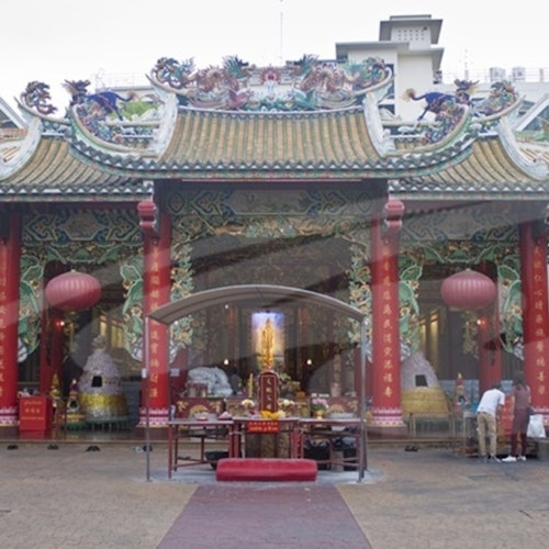 Bangkok City Sites by Foot, Tuk-Tuk & Riverboat