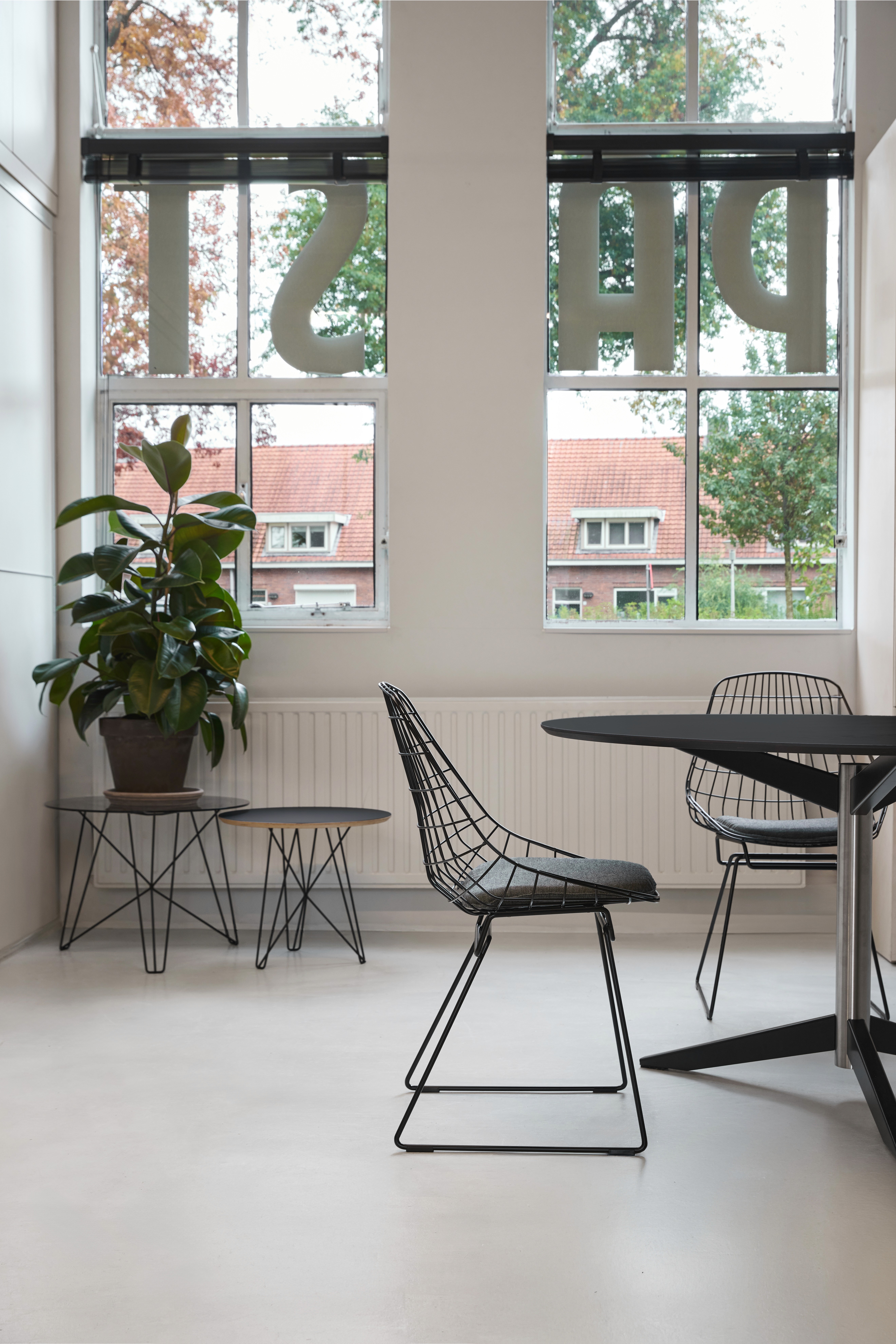 Wire chair Pastoe zwart