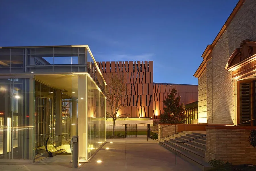 Uni Construction - Wallis Annenberg Center - construction - cover