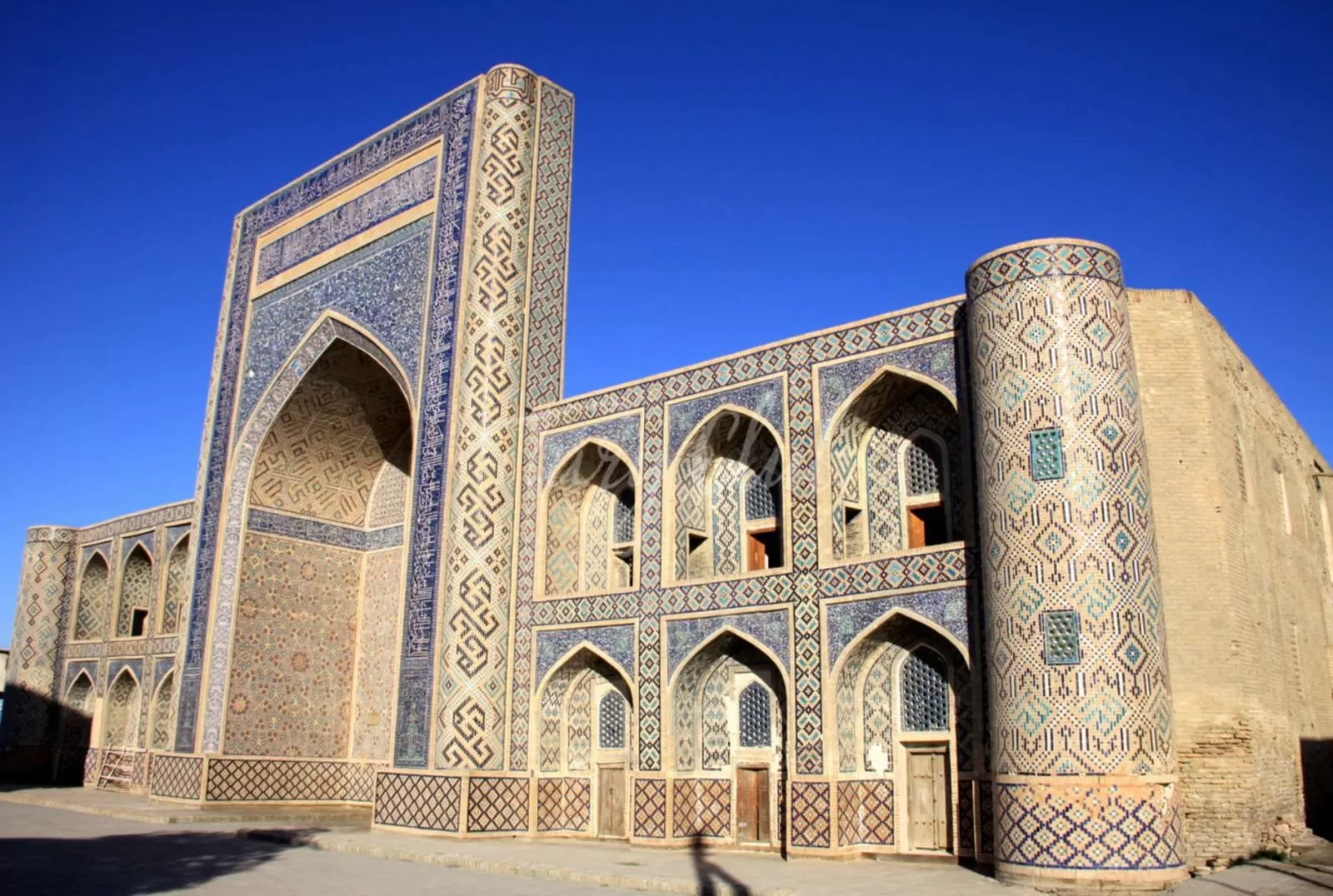 Abdulaziz Khan Madrasah