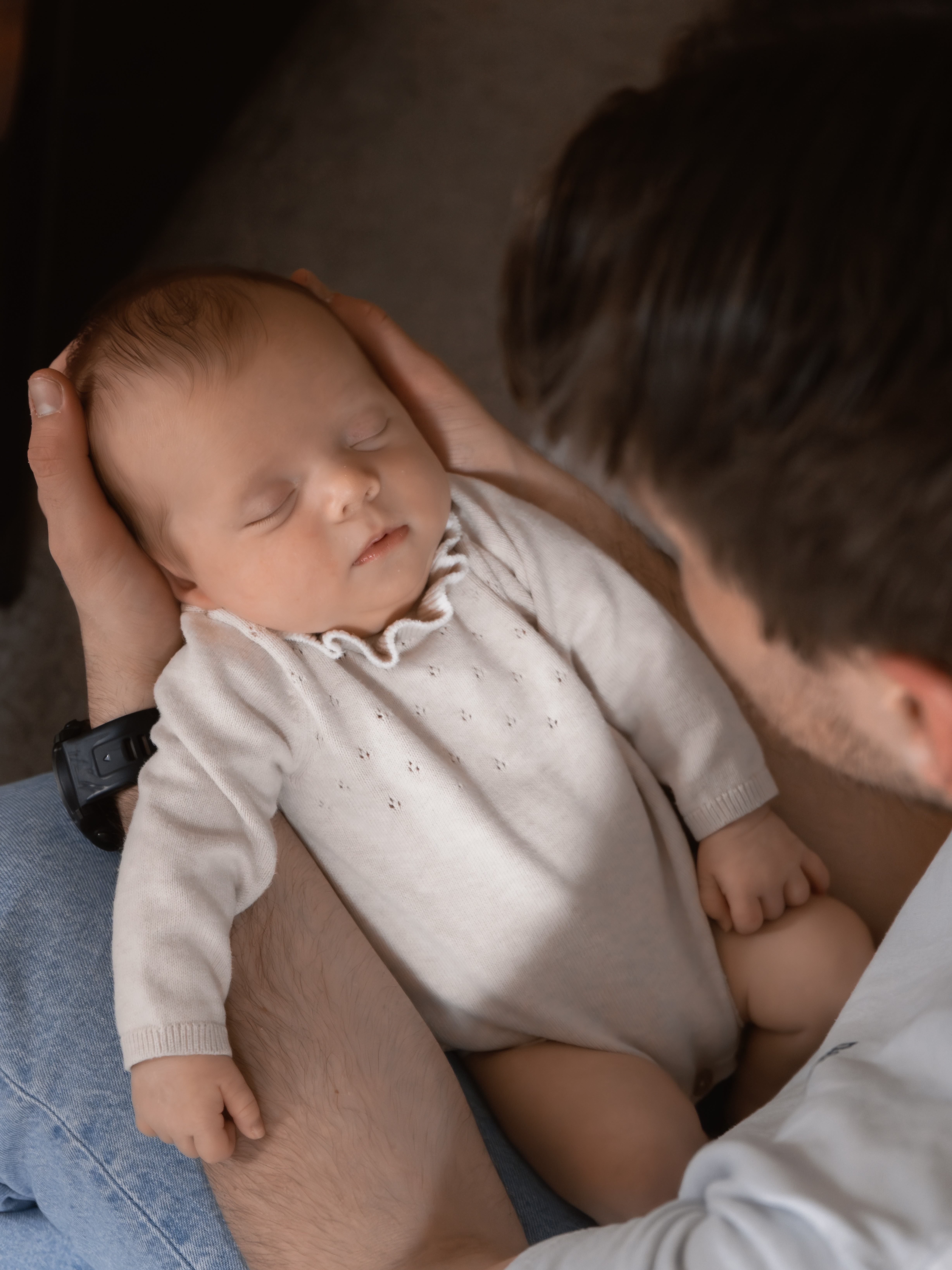 Familiebilder tatt hjemme i Stavanger. Koselige hverdagsøyeblikk med barna.