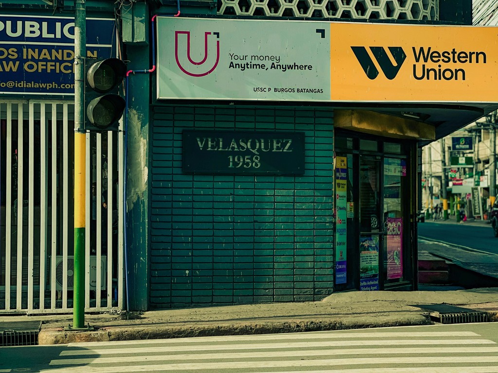 Western Union reveals earnings and stablecoin roadmap for 2026 (Darwin Trinidad / Unsplash)