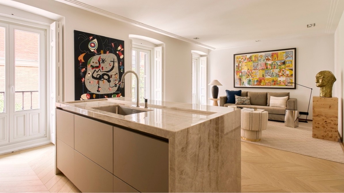 THE SIGNATURE RESIDENCE