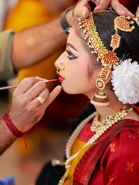 A dancer performing mohiniyattam
