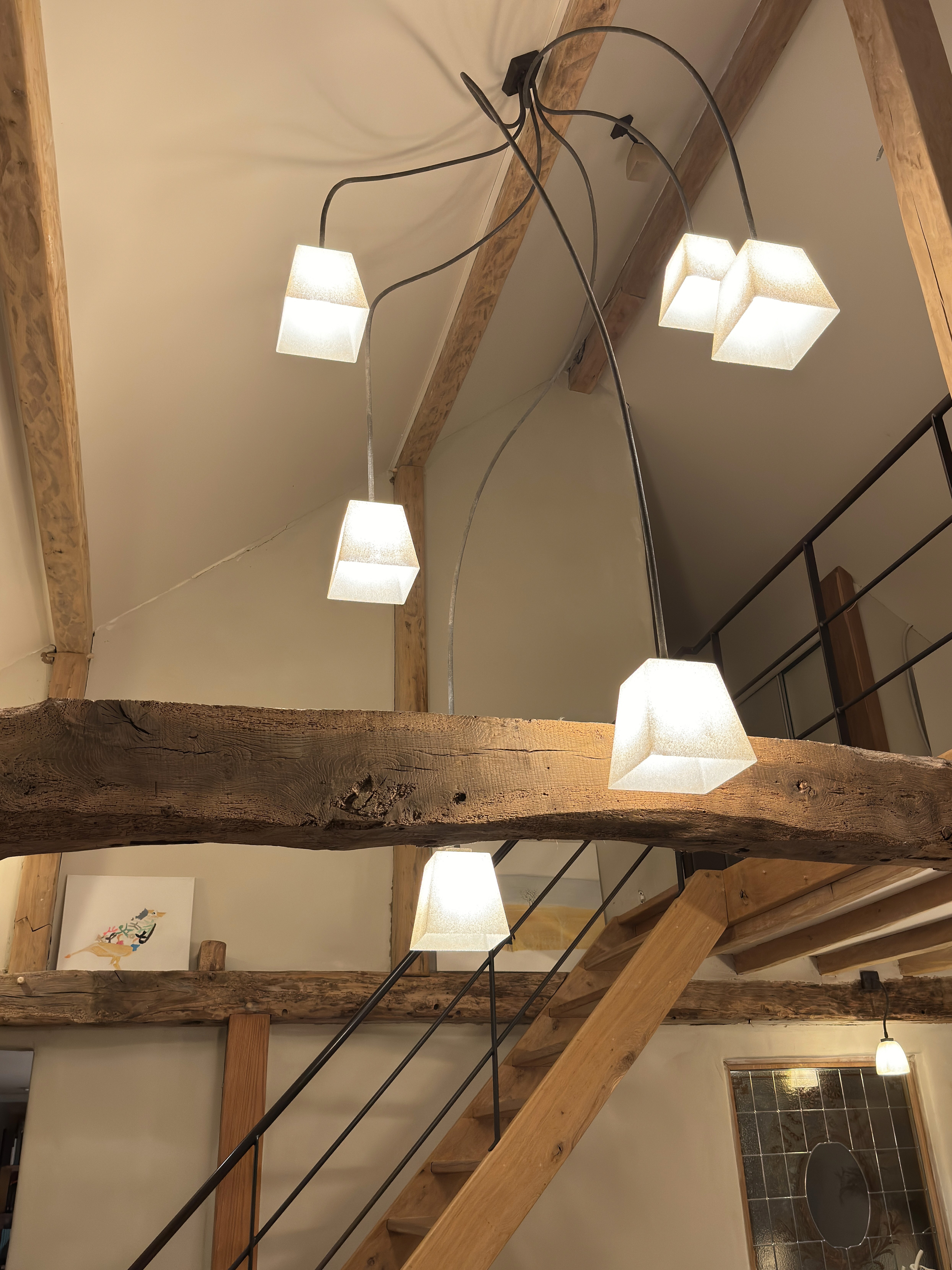 Maatwerk hanglampen van Bellini Lighting in een slaapkamer voor warme, rustgevende en functionele verlichting