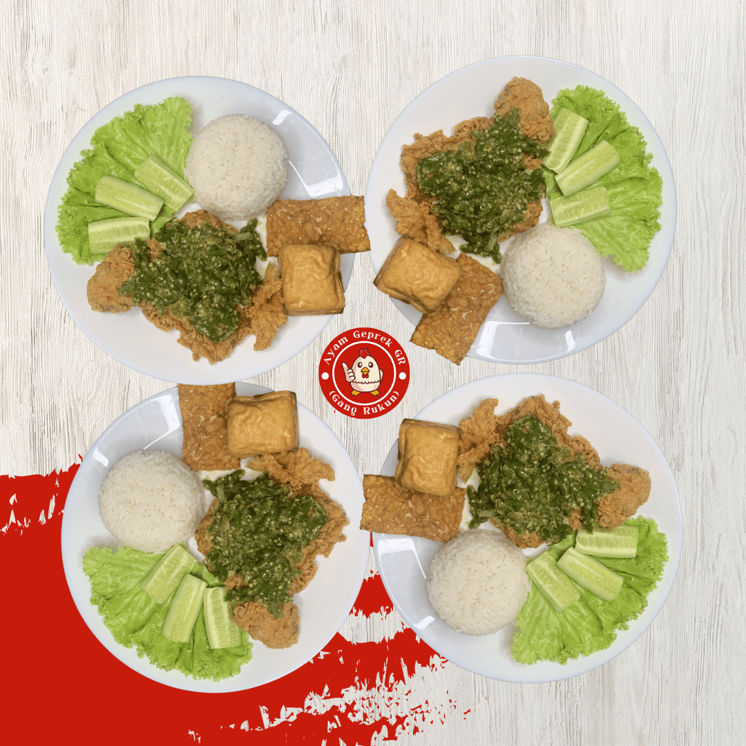 4  potong ayam geprek sambal ijo crispy dan juicy dengan lalapan, 4 nasi putih, 4 tahu, dan 4 tempe