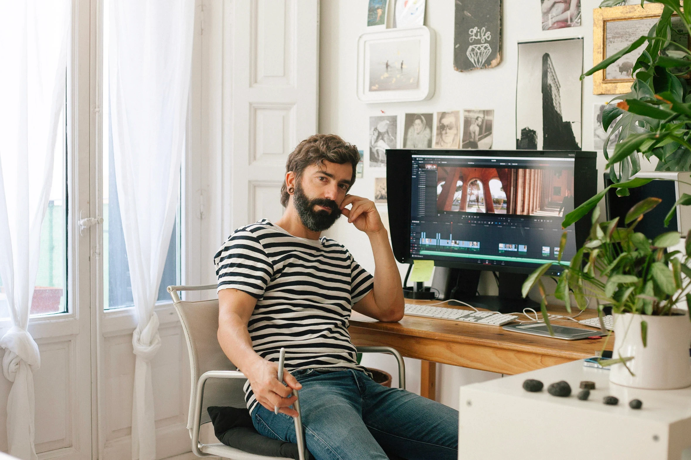 Batch.Works logo over a photo of a box of 3D printed objects