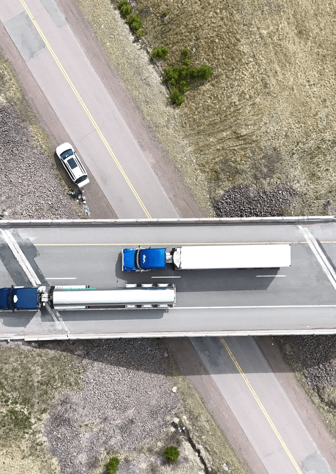 Dynamic picture of a cyclist riding downhill