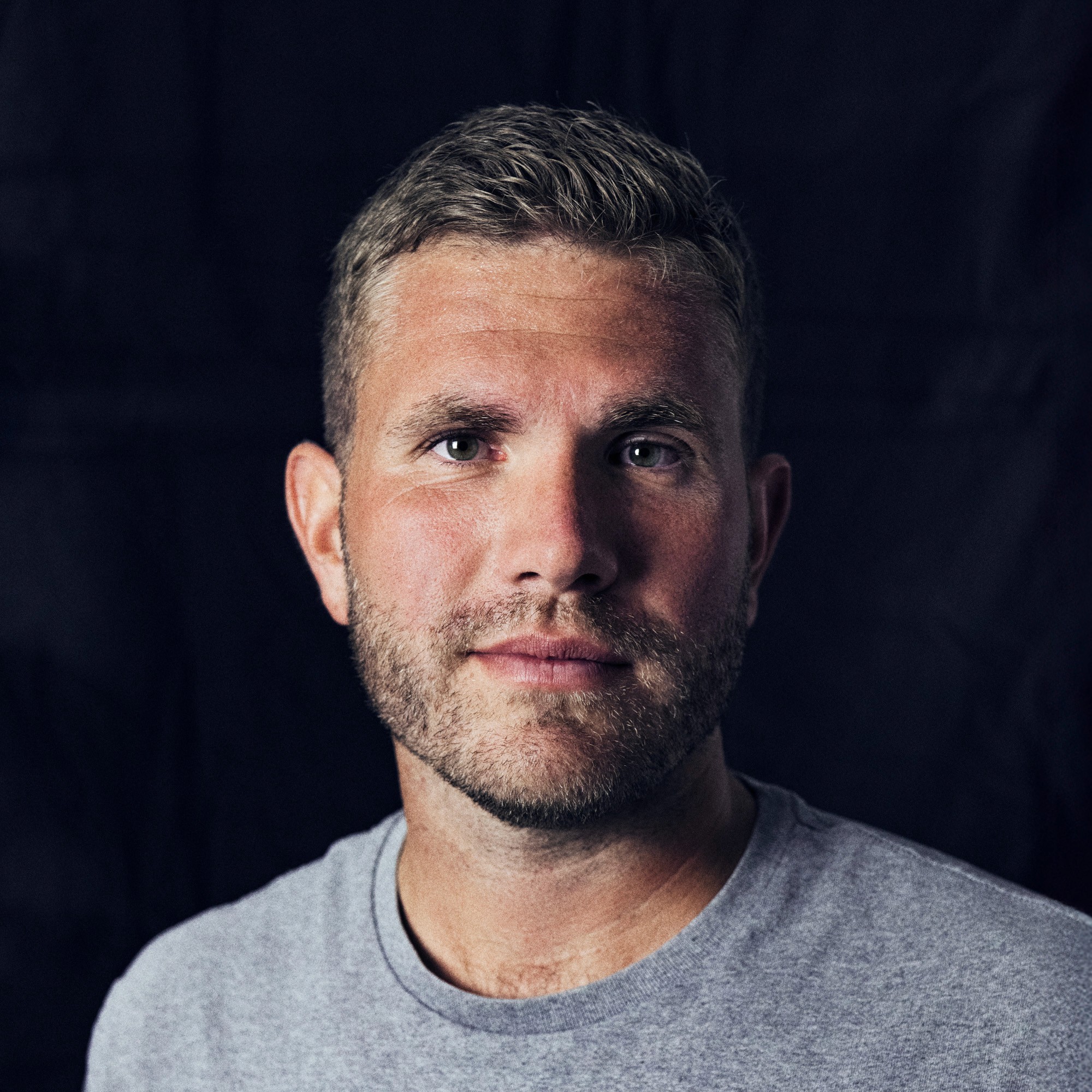 Portrait image of Maximilian Eder in the outdoors