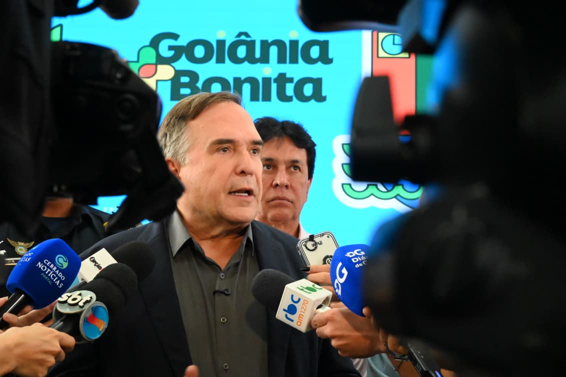 Mabel em coletiva com a imprensa