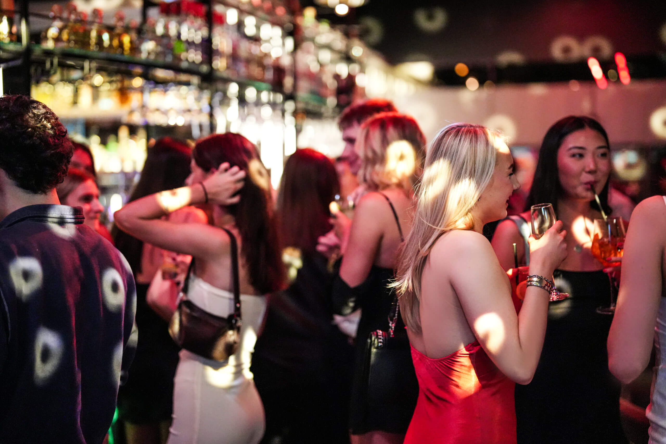 People enjoying drinks in El Santo Glasgow