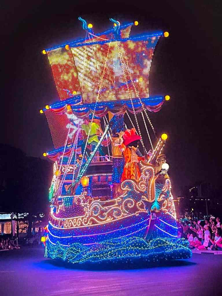 tokyo disneyland electrical parade float