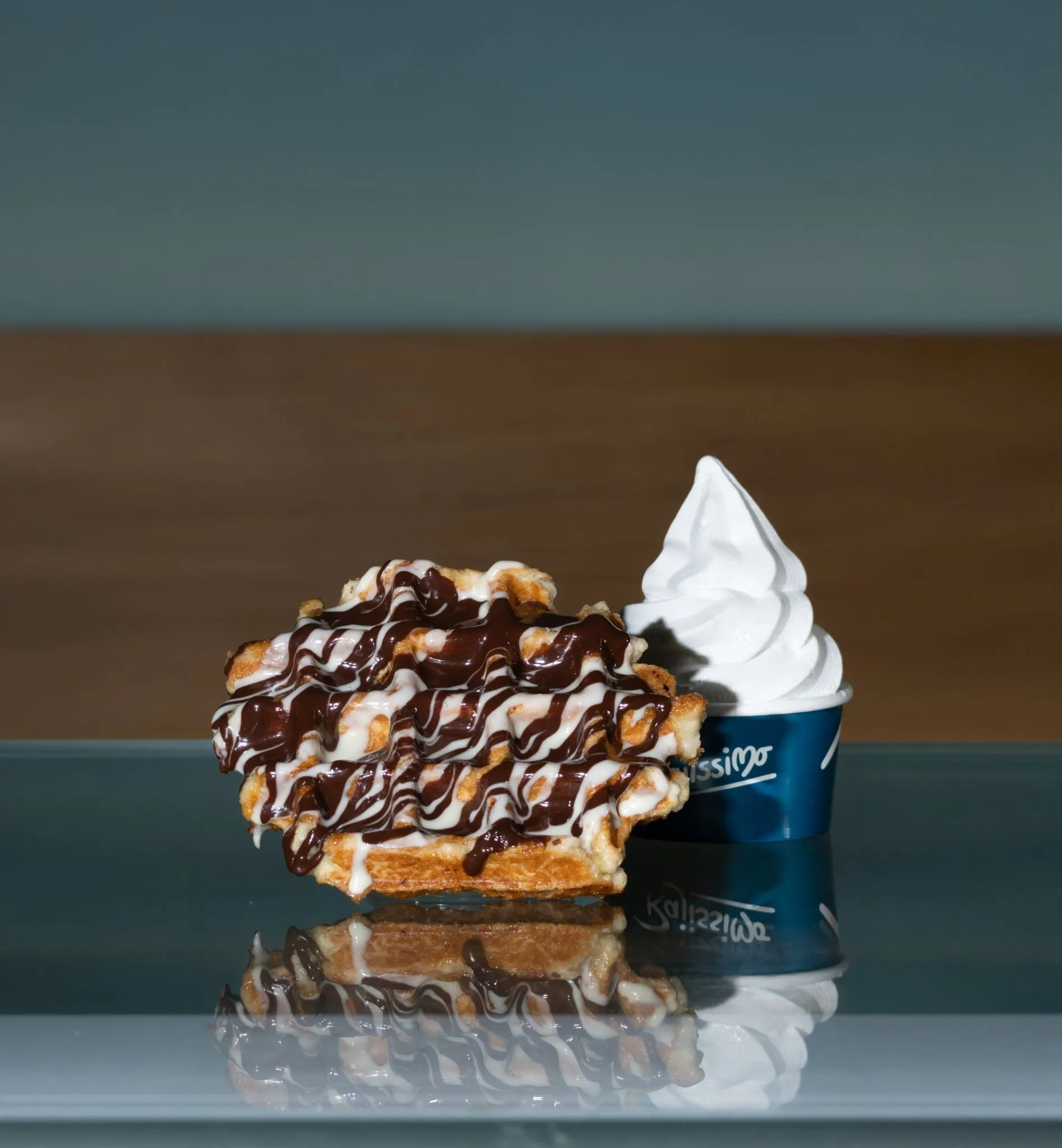 Belgian Waffle with Nutella and softice