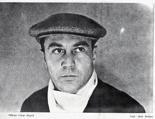 Fikret Muallâ (1903, İstanbul-20.07.1967, Reillanne) "Ben hürriyetimi çok  severim. Bunu naçiz sükûtumda bulurum. Resim yaparken, ibadet eder gibi,  sükûtu, beynimin tepesinde, saçlarımın dibinde hissedemezsem, o zaman  bilirim ki yanlış bir işle meşgulum