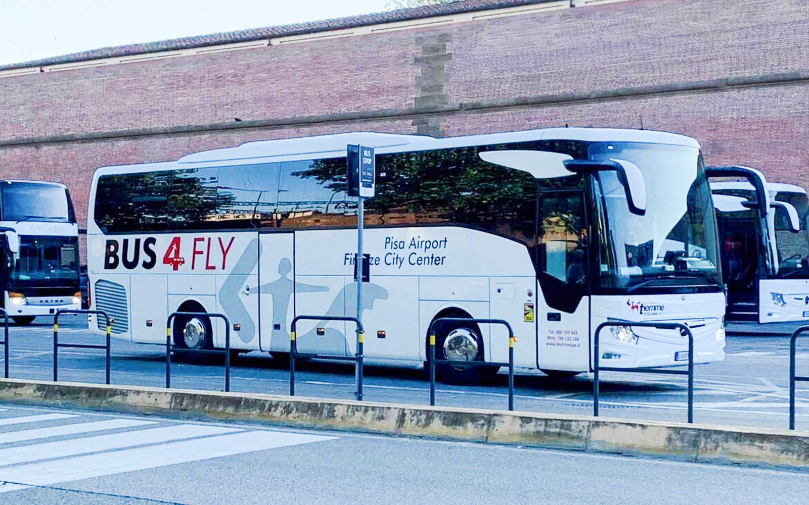 Direct transfer bus from Pisa Airport to Florence City Center.