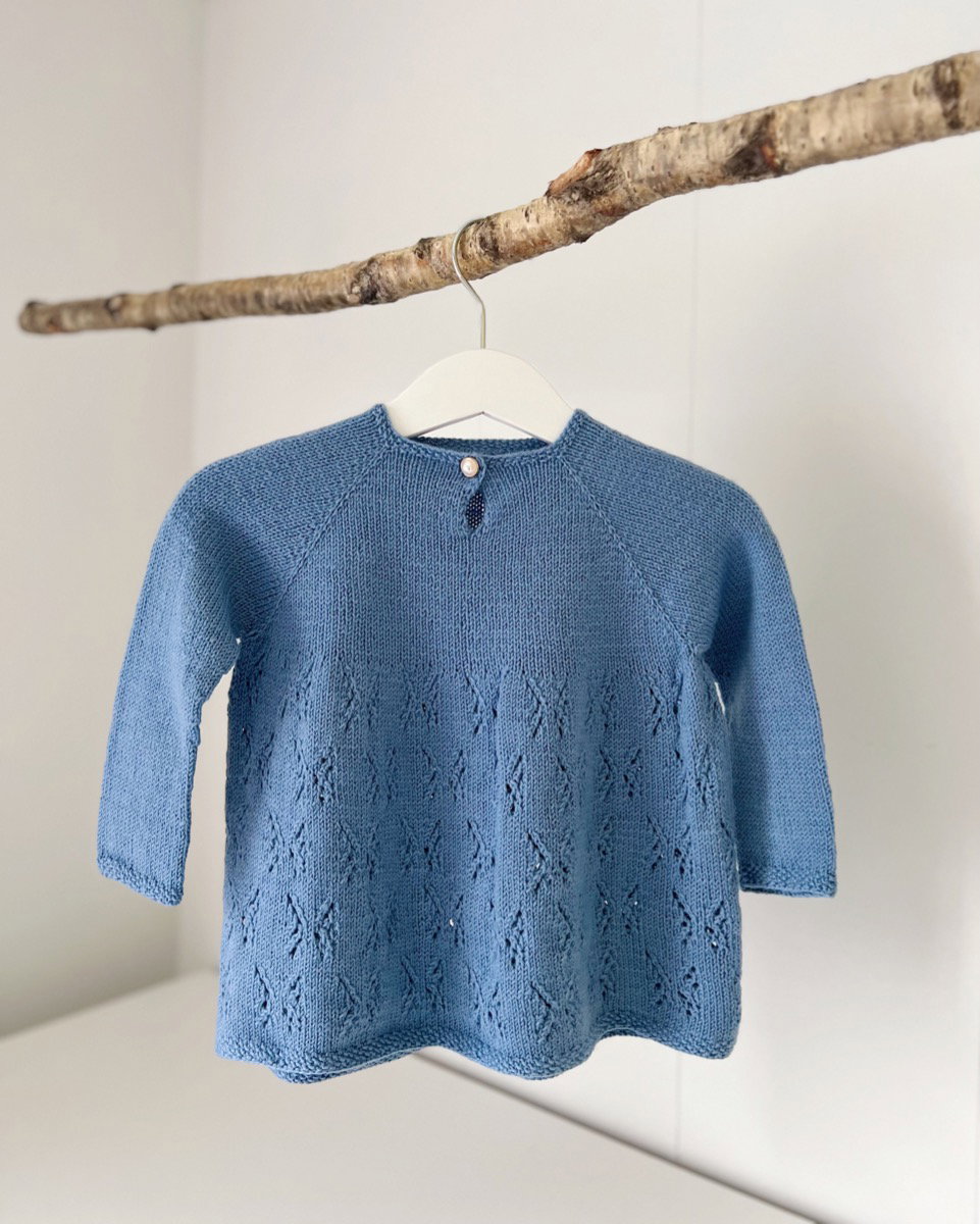 Sophiafinbluse knitting pattern by Trudeknits
