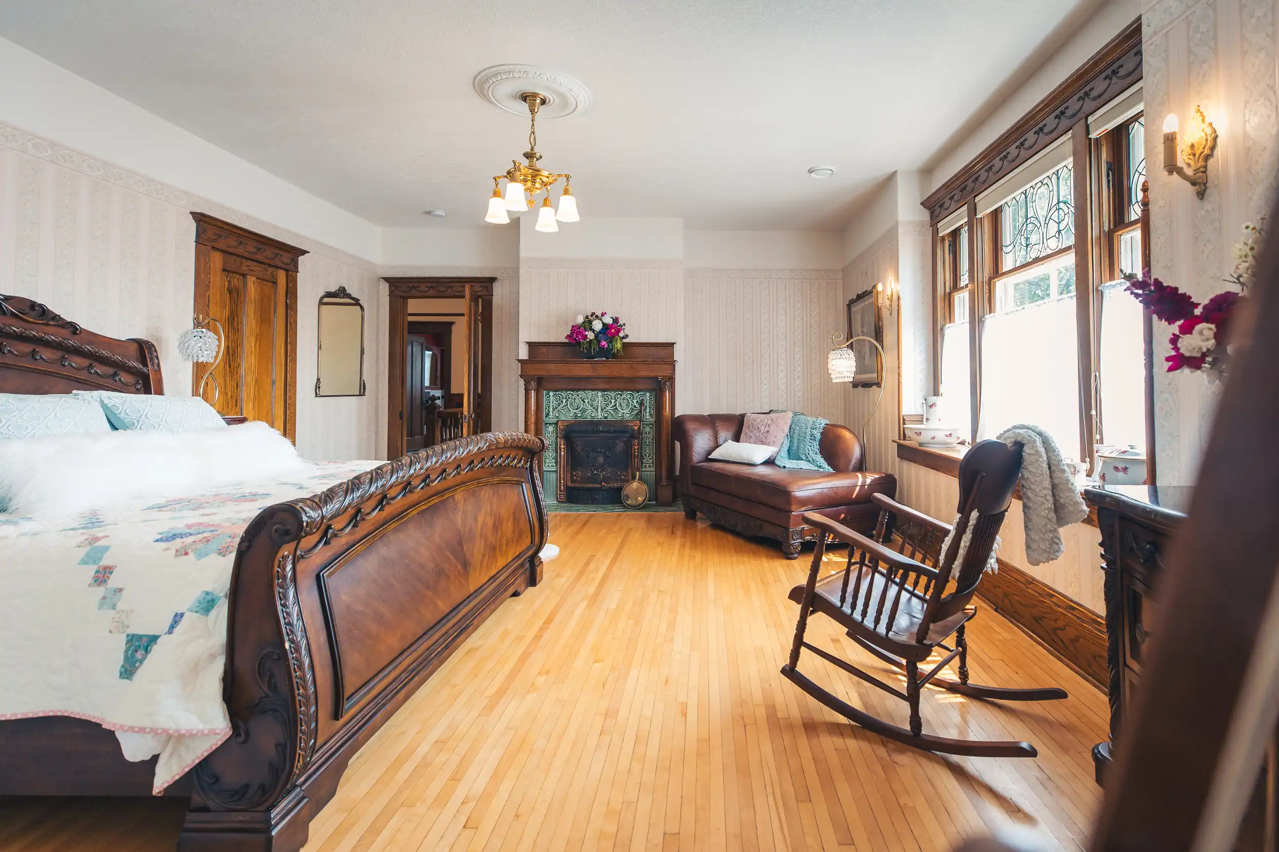 Bed 1 - Lady's Bedroom