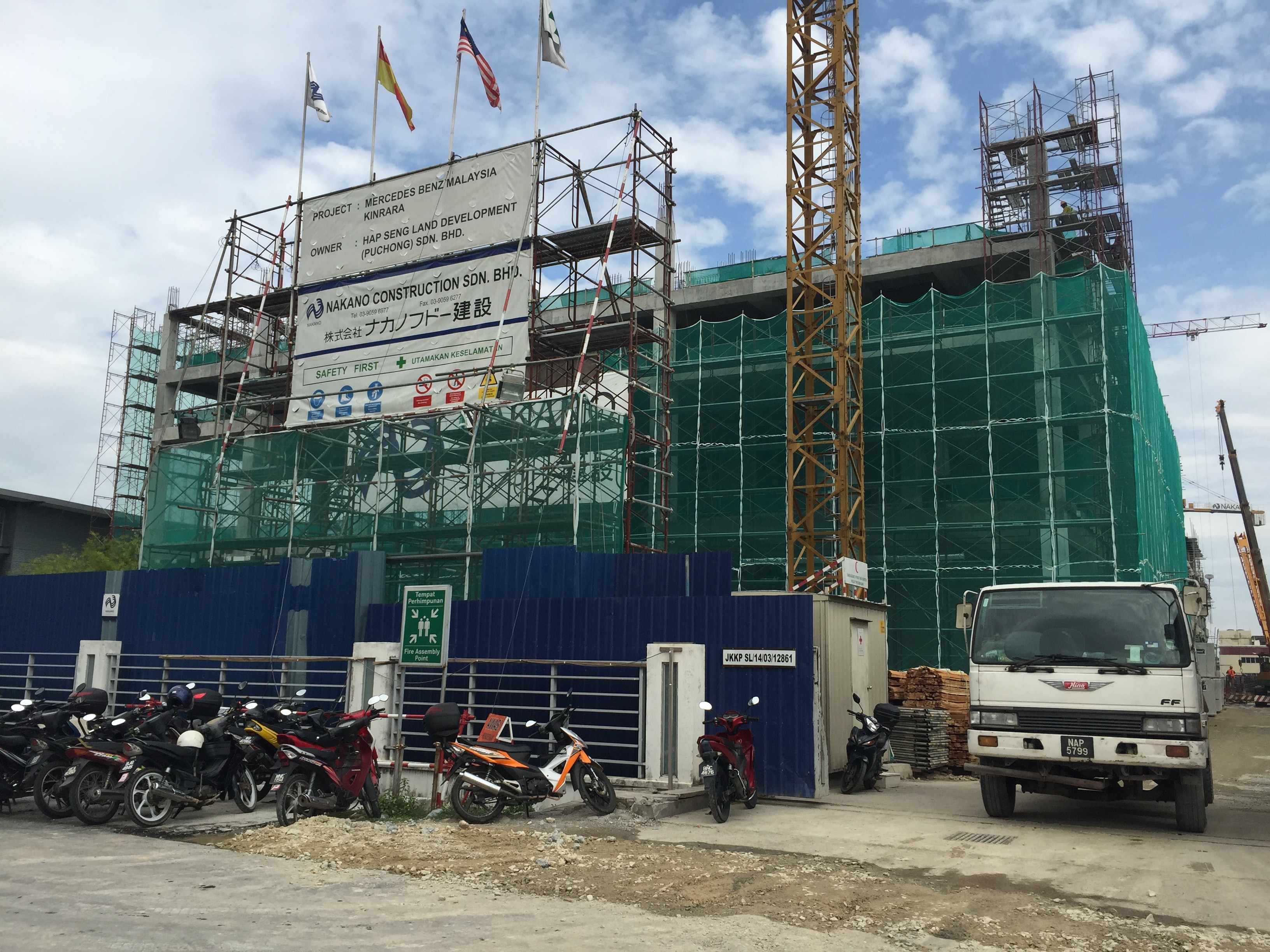 Asima Architects project Mercedes-Benz 3S Kinrara during construction phase
