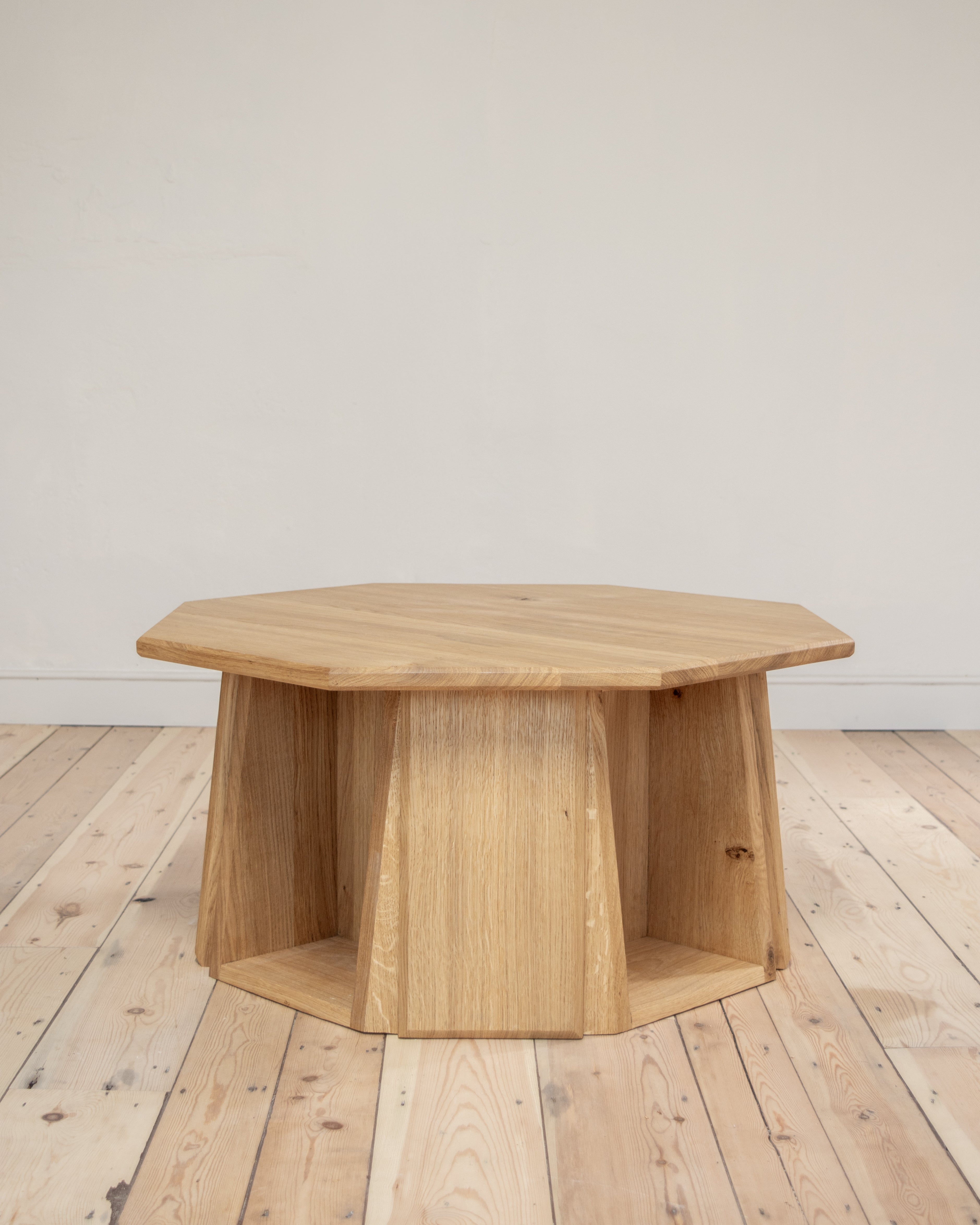 Caracol Desk Lamp with Spalted base and Aluminium shade available in UK, EU & US/CA wiring