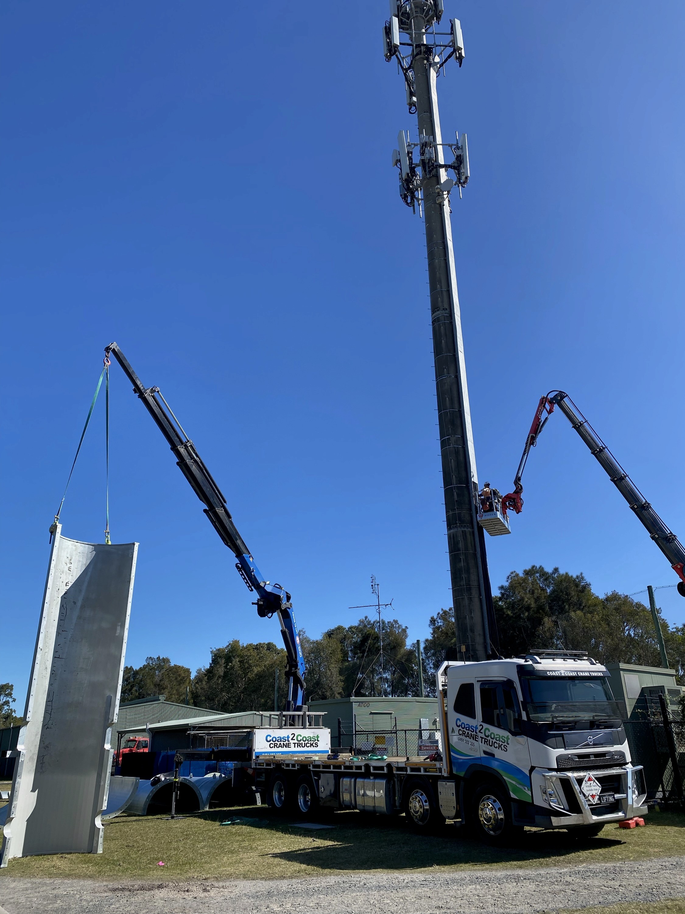 Hiab Truck doing a lift