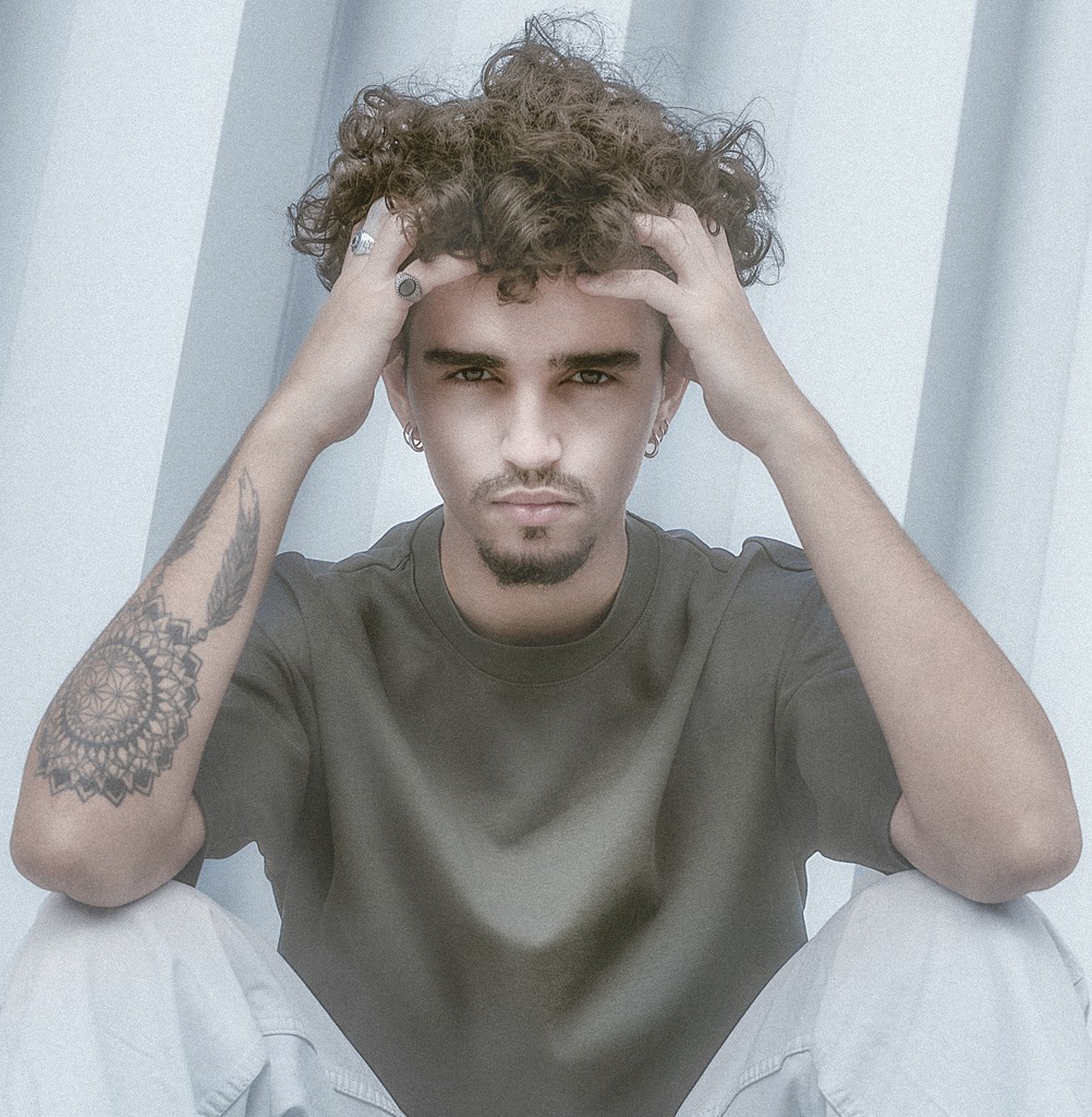 Rituel photographique — portrait artistique — confiance en soi — estime de soi — image de soi — fragment photographique — relique intime Maison Elion — photographe Seine-et-Marne 77 — portrait bespoke sur mesure — timeless photography France — photographie de rituel en France — portrait de luxe — image rare et significative