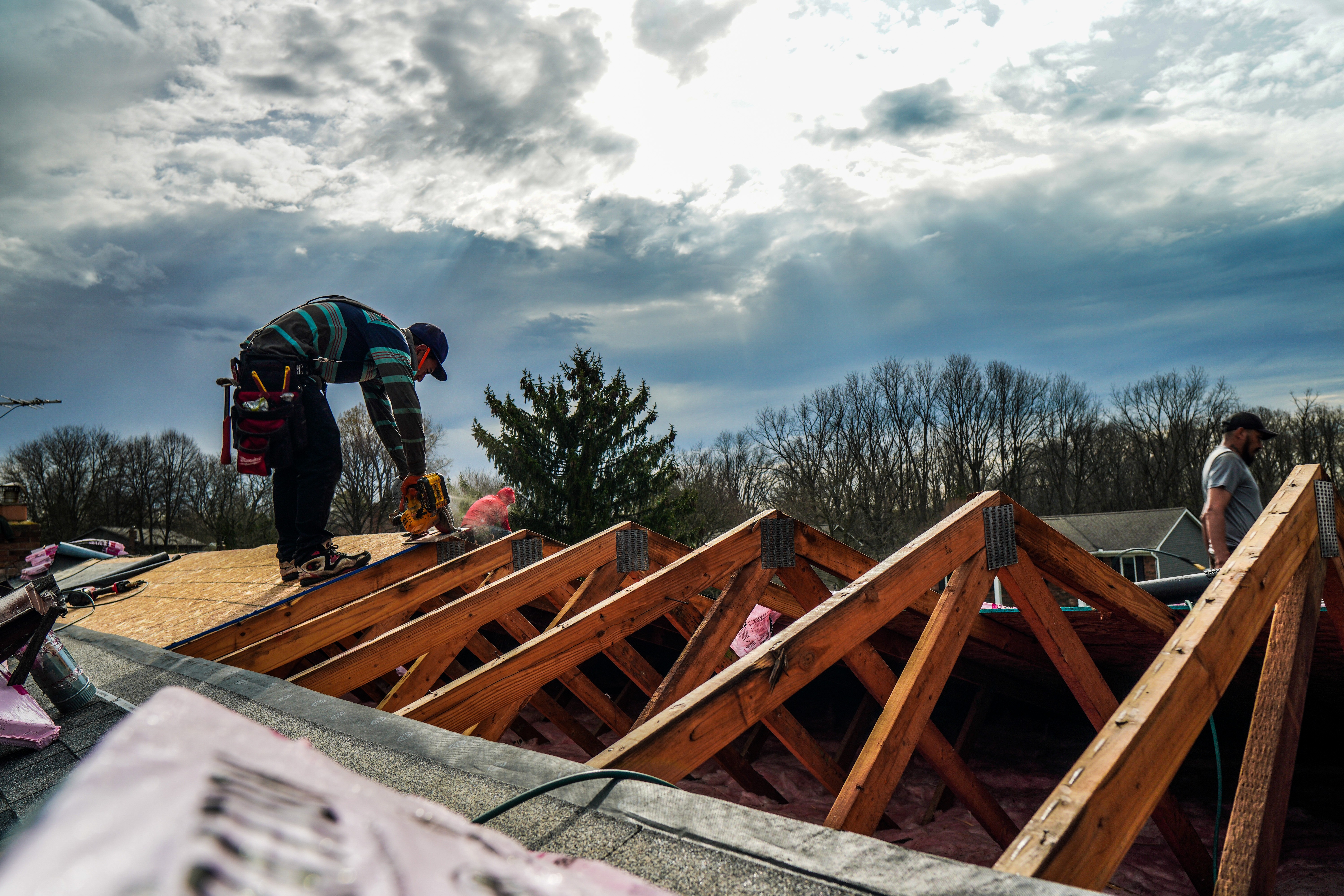 Residential roof installation in Bloomfield Hills, MI