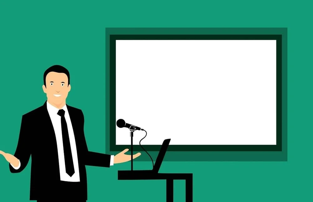 How to Introduce Yourself in a Presentation: Guide to a Killer Opener