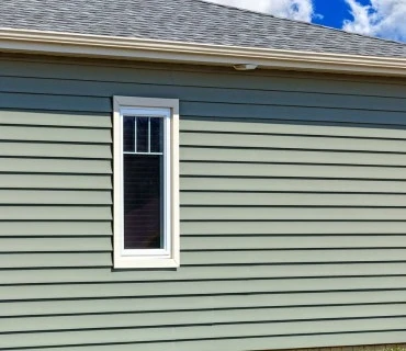 Side elevation showing crisp vinyl courses